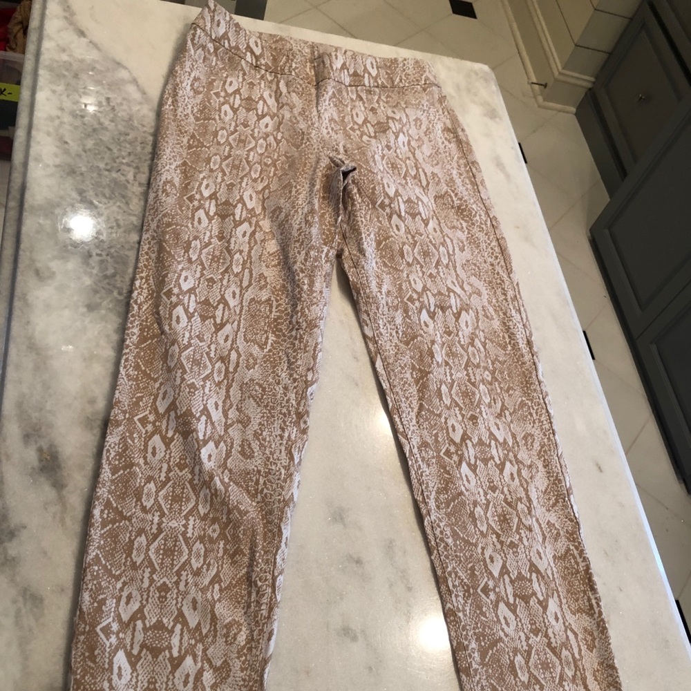 Slim-sation animal print pant